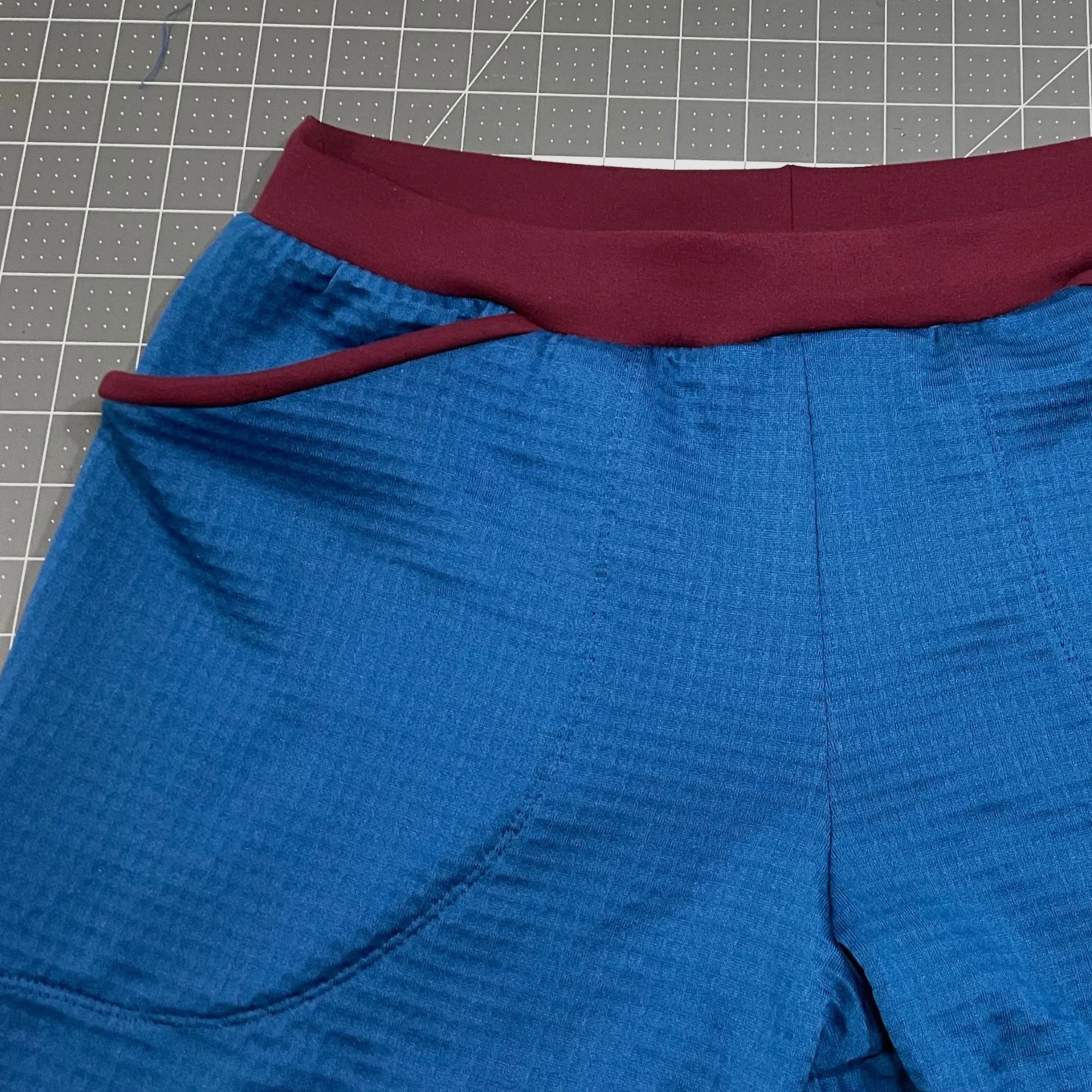Polartec® Power Grid Fleece 9110 OR - Full Roll - Image 9